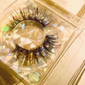 Sparkle me lashes